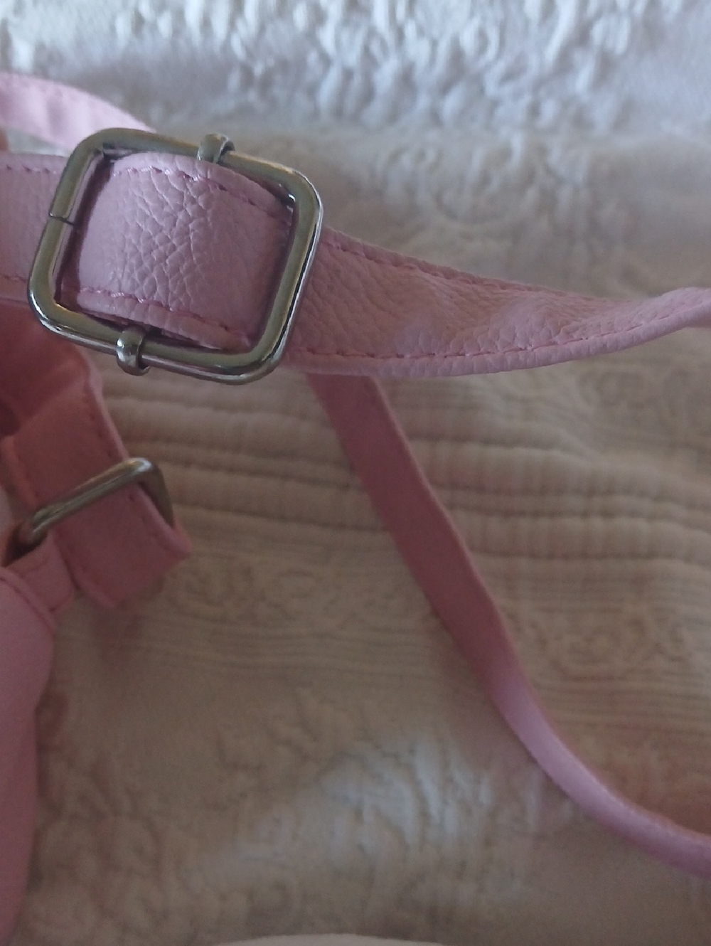 Hello Kitty Loungefly Crossbody - Picture 5 of 7